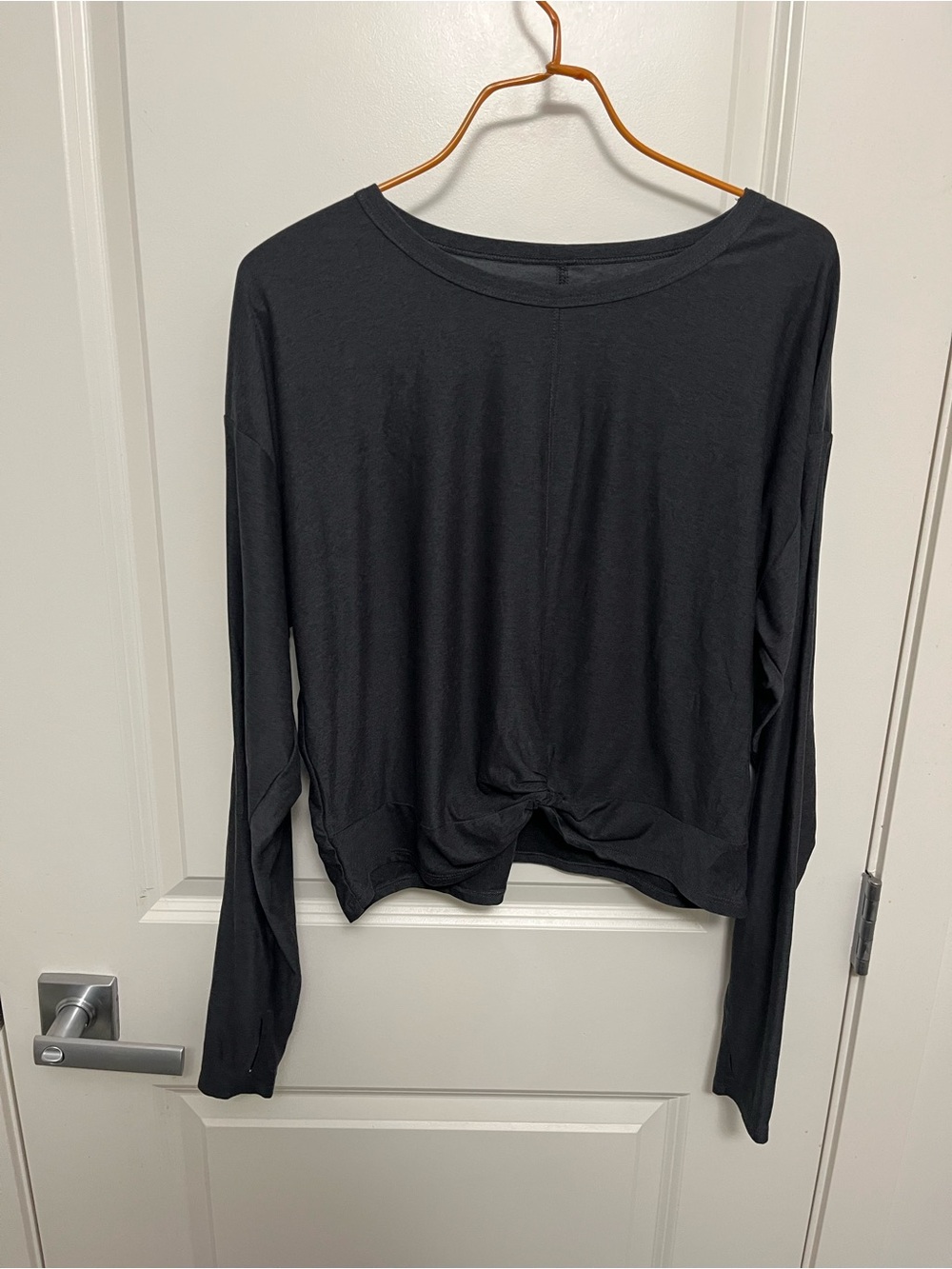 Old Navy Active Women’s Grey Long-Sleeve Knot Front Cropped Top in size M